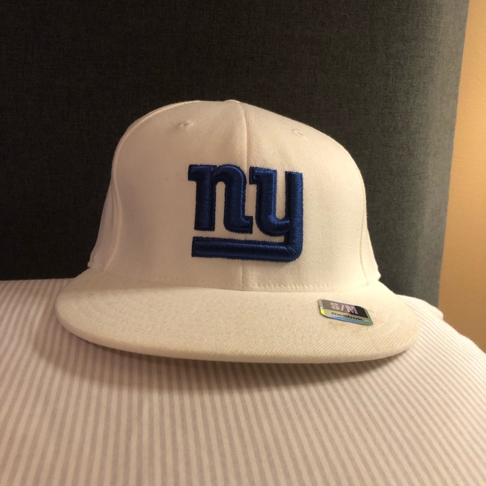 NY Giants never been worn hat S/M
